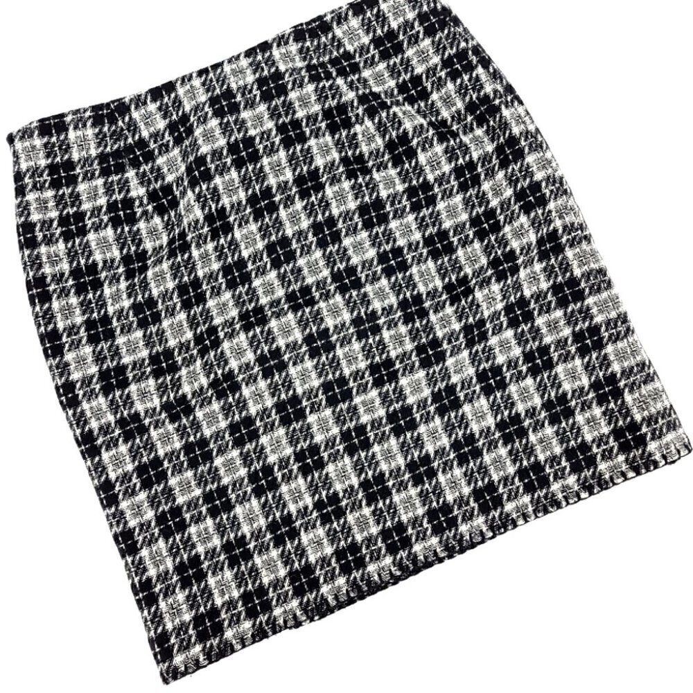 Eddie Bauer Women's 8 Square Pattern Cozy Neutral Tone Skirt with Zipper